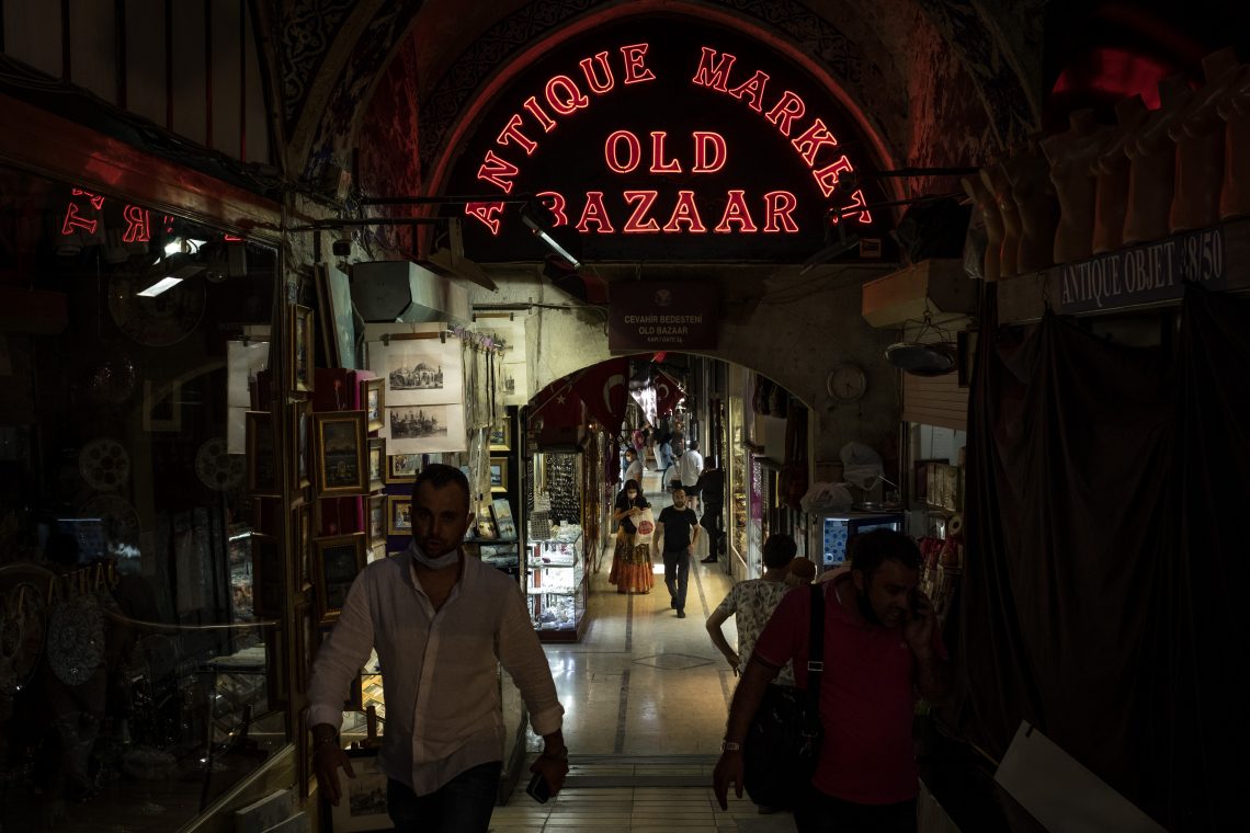 Ein Antiquitätenbazar in Istanbul