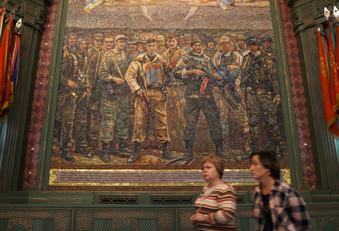 Mosaik von Soldaten in der Kathedrale der Streitkräfte der Russischen Föderation
