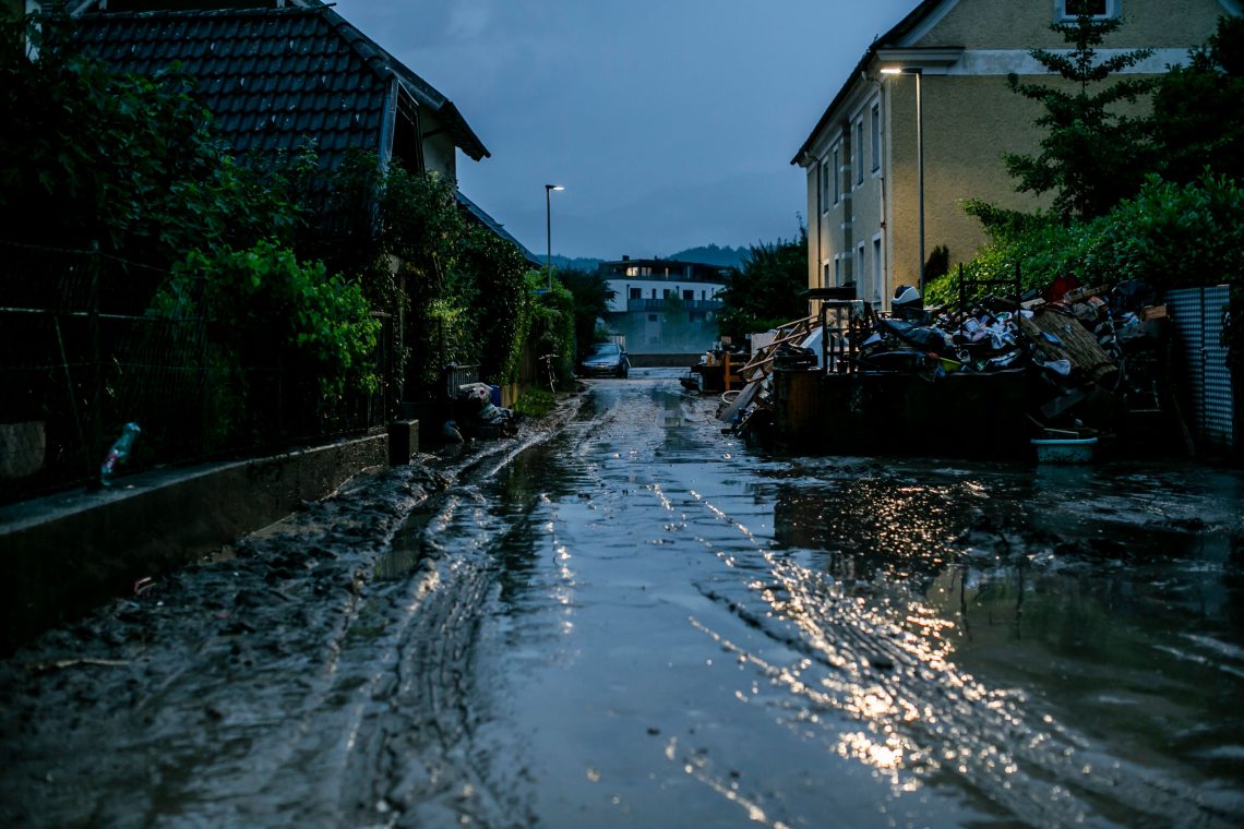 Der Klimawandel in Österreich: Flut in Hallein (Salzburg)