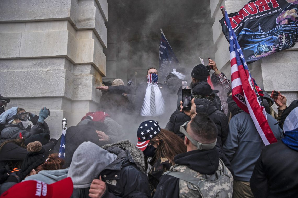 Demonstranten versuchen, das US-Kapitol zu stürmen