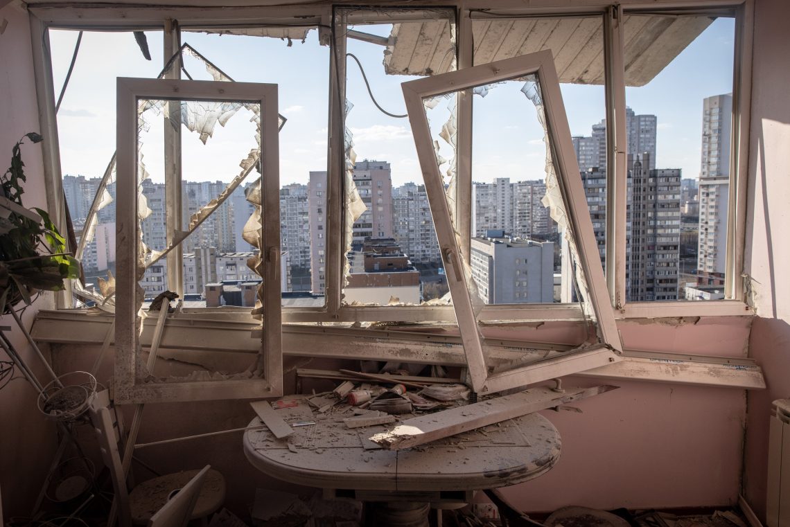 Eine zerstörte Wohnung in Kiew . Der Angriff Putins auf die Ukraine markiert das Ende einer Friedensordnung. 