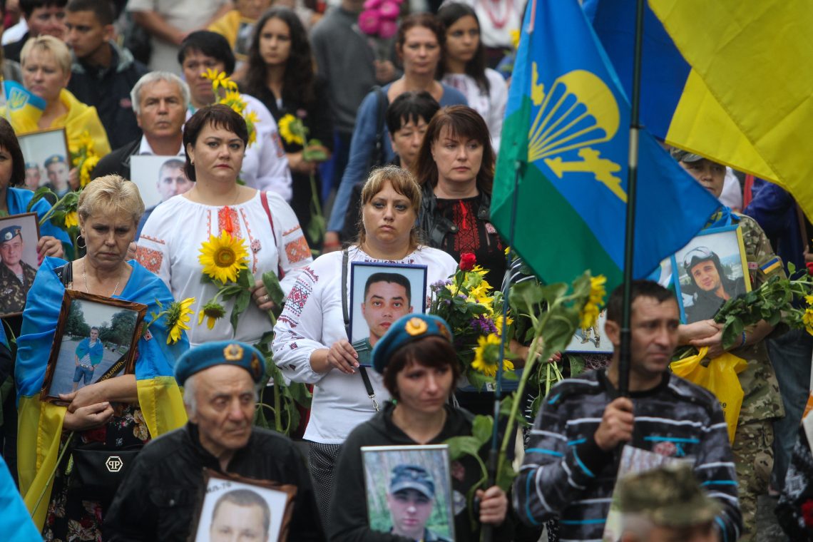 Ukraine und Russland: Foto des Gedenkmarsches für die Freiwilligen die im Donbas gekämpft haben am Unabhängigkeitstag der Ukraine am 24. August 2016