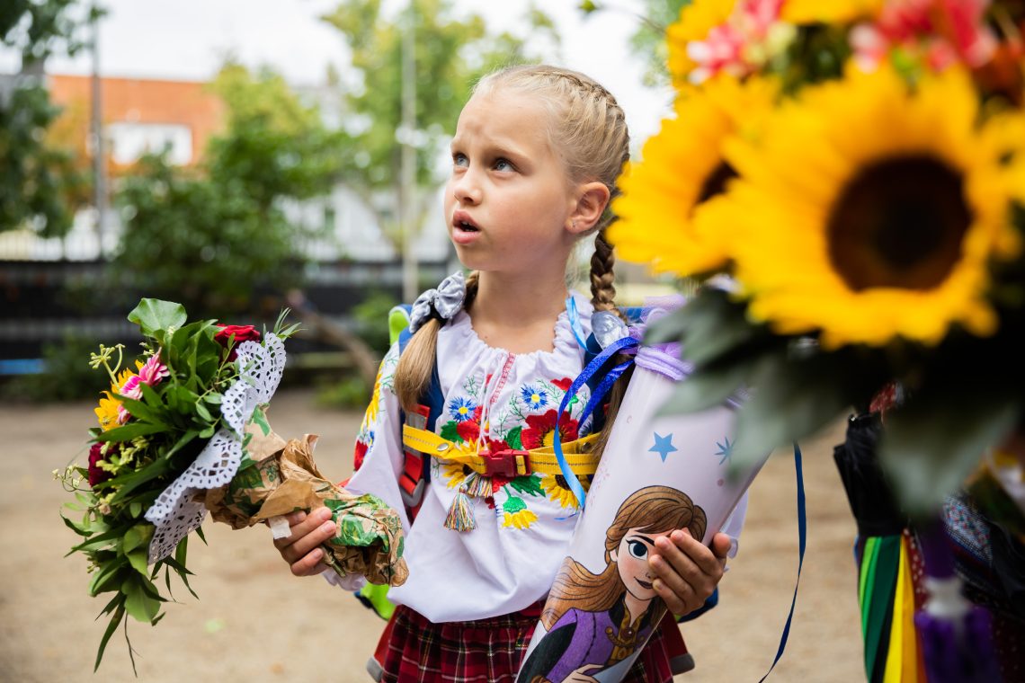 Ukrainisches Mädchen beim Schulanfang in Berlin, August 2022