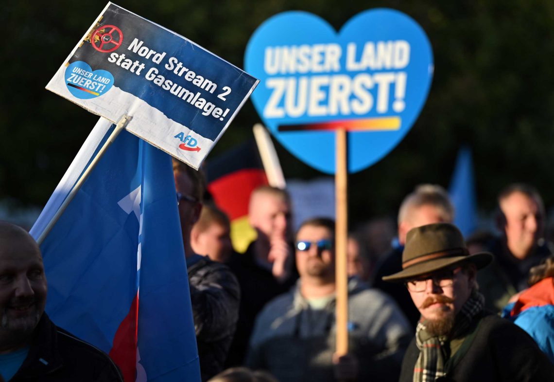 September 2022: Anhänger der AfD demontrieren in Thüringen für die Energieimporte aus Russland und gegen die Gasumlage.