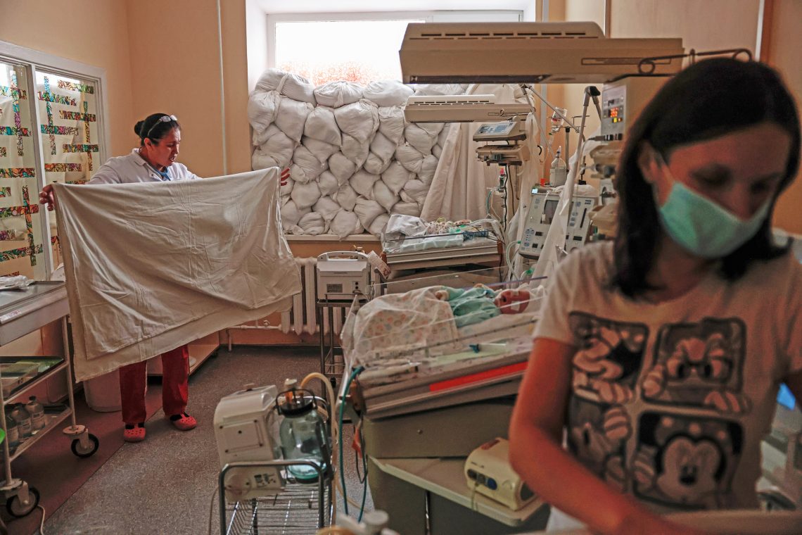Intensivstation einer Kinderklinik in der Ukraine, 2022