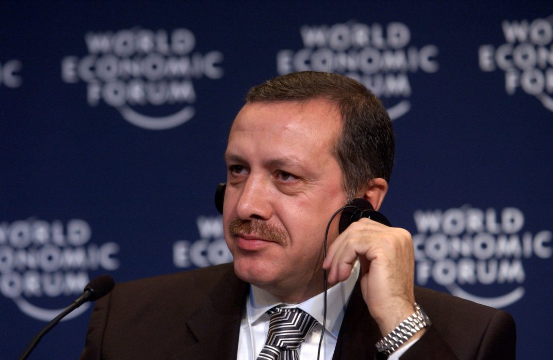Januar 2003: Erdoğan während der Jahrestagung des Weltwirtschaftsforums in Davos in der Sitzung „Stolpersteine auf dem Weg nach Europa“.