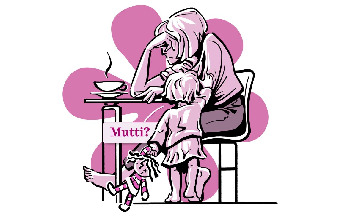 Illustration zum Thema Gendern: eine Frau sitzt am Esstisch und hält sichtbar frustriert ihre Hand vor das Gesicht, neben ihr steht ein Kleinkind mit Teddybär und fragt: „Mutti?“