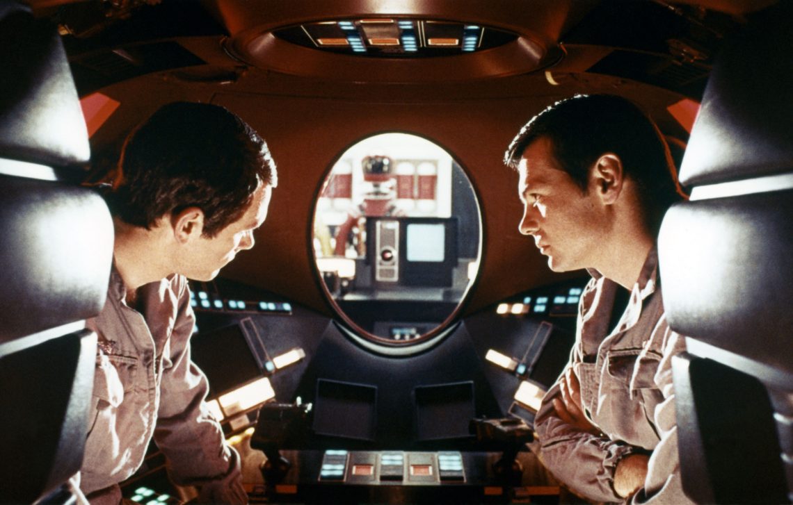 Gary Lockwood und Keir Dullea als Astronauten in 2001: A Space Odyssey von Stanley Kubrick. Der Computer Hal stellt sich in dem Film als Verhängnis für den Menschen heraus.