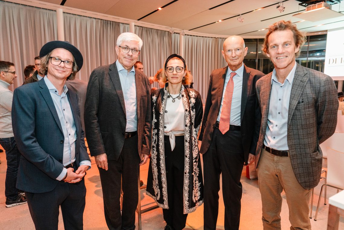 Ansicht der Experten von links nach rechts: Harald Oberhofer, Michael Paul, Velina Tchakarova, Michael von Liechtenstein, Andreas Schnauder