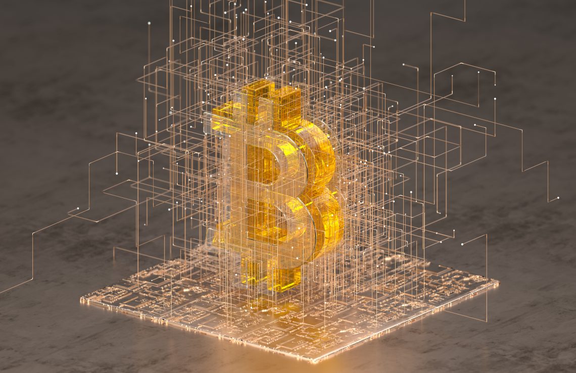 Nahaufnahme eines transparenten Bitcoin-Zeichens auf einer goldenen digitalen Oberfläche, die von einem Drahtnetzwerk umgeben ist. Das Bild illustriert einen Artikel über die Zukunft des Geldes.