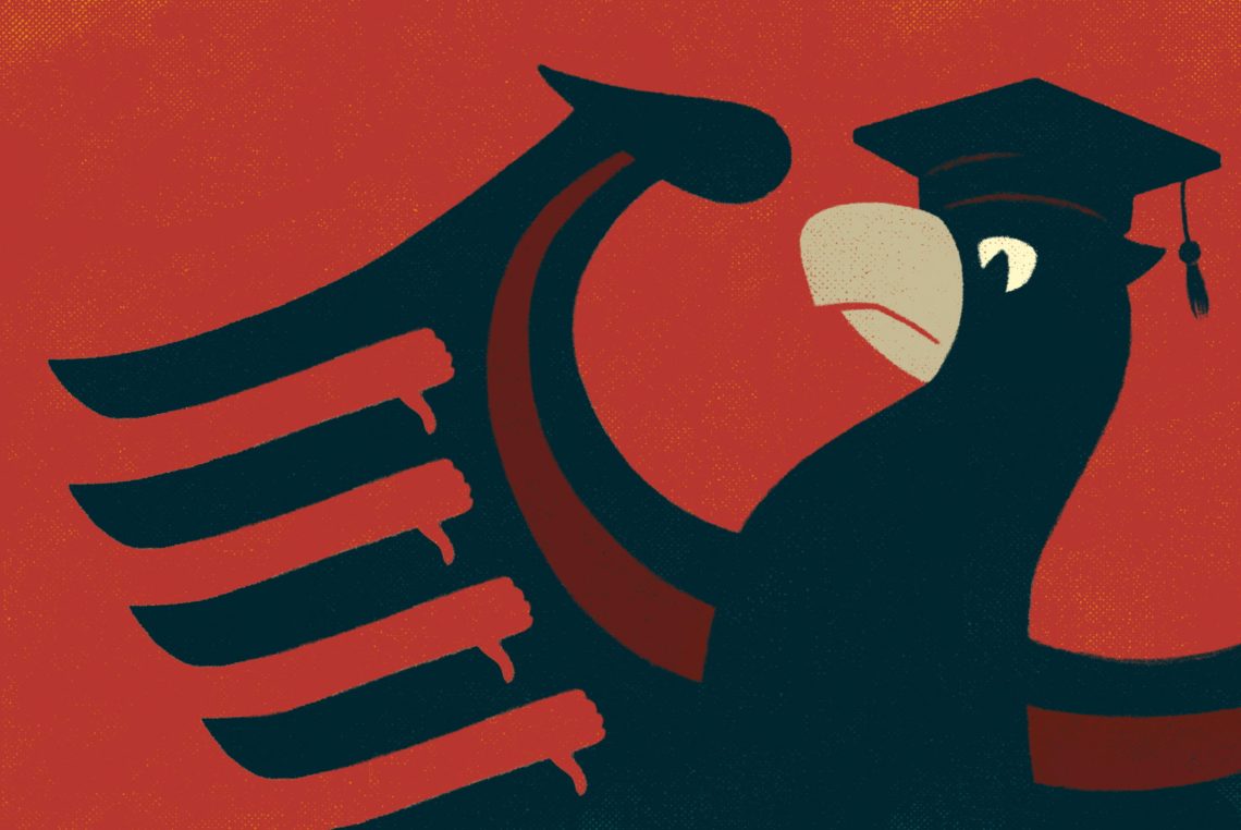 Die Illustration zeigt den deutschen Adler mit Absolventenkappe. Das Bild illustriert einen Kommentar über Deutschlands Ideologien und das manichäische Weltbild der Deutschen.