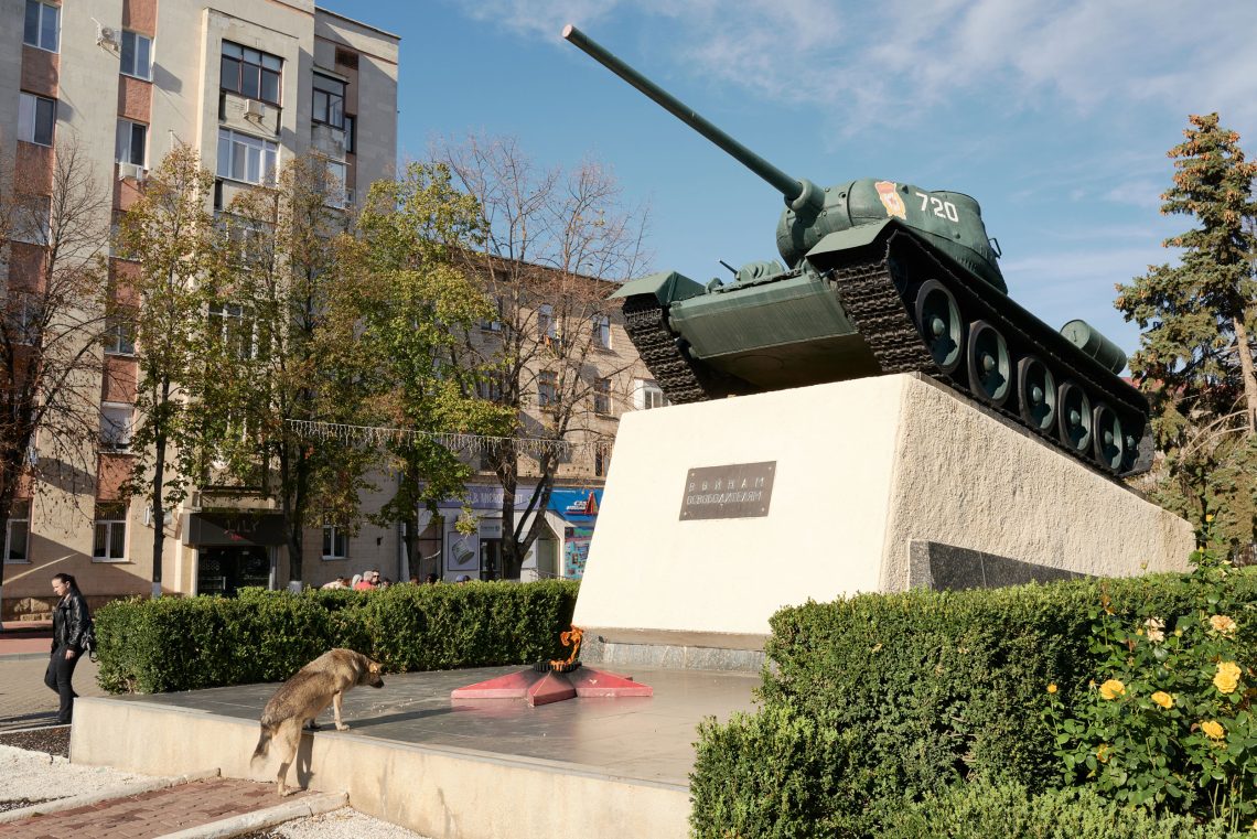 Ein sowjetisches Kriegsdenkmal in Balti in Moldau.