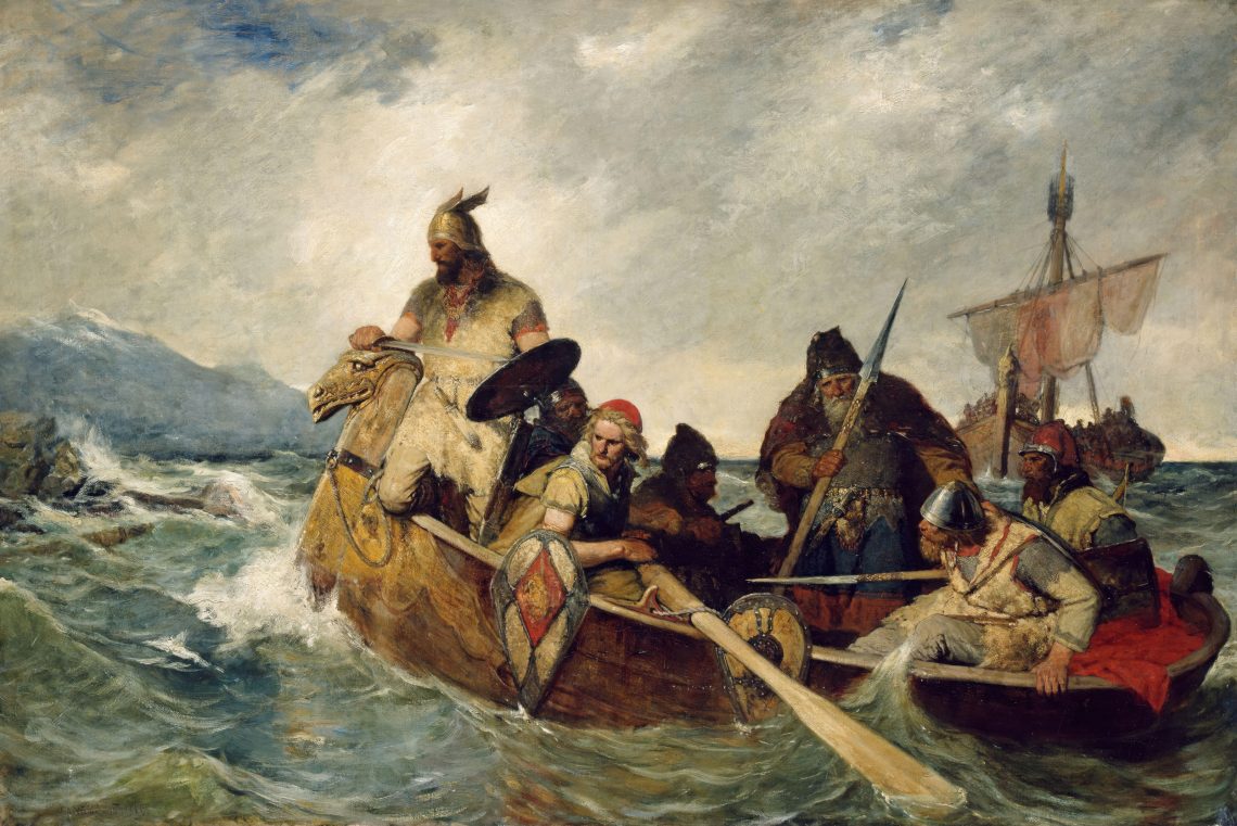 Die Norweger landen 872 auf Island von Oscar Wergeland, 1877. Island scheint auf dieser Darstellung bereits baumlos zu sein, was nicht zutraf: Es waren die Wikinger, die Island zu der kargen Insel machten, die sie heute ist. Das Bild illustriert einen Podcast über die Wikinger und über jenen Wikinger, der in einer Phase des rapiden Klimawandels Grönland besiedelte: Erik der Rote. Der Podcast ist Teil einer Serie mit dem Titel Wenn die Natur Geschichte schreibt mit dem Althistoriker Johannes Preiser-Kapeller. Auf der Darstellung aus dem 19. Jahrhundert sieht man Langboote der Wikinger auf stürmischer See. Die Wikinger tragen Metallhelme und halten Schwerter in der Hand.